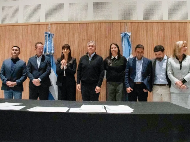 Se regularizó la titularidad inmueble de seis edificios escolares del interior